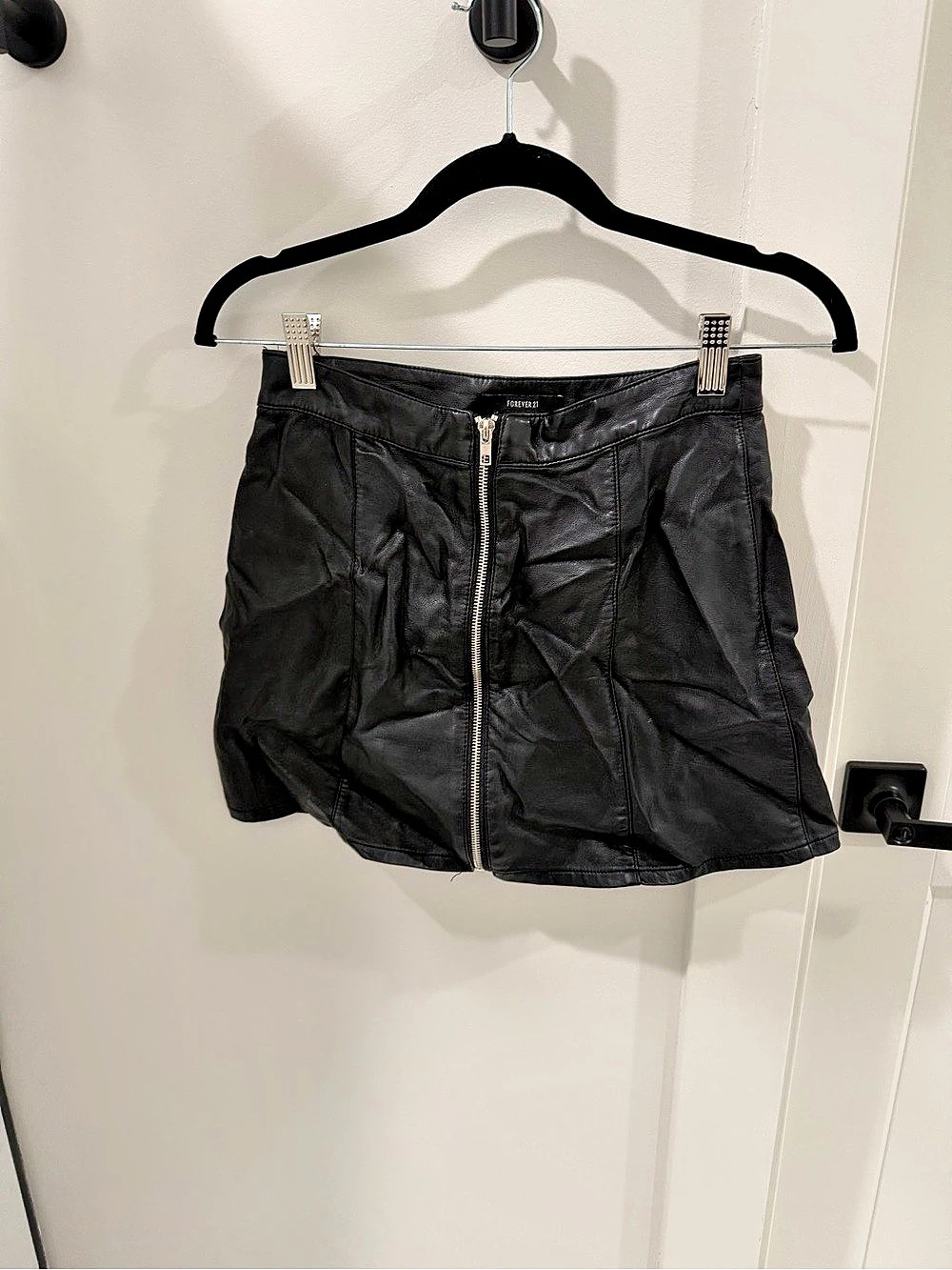 Forever 21 Faux Leather Mini Skirt Size small Like New